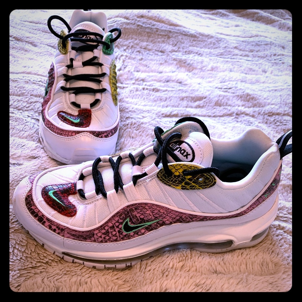 Women’s Nike AirMax 98